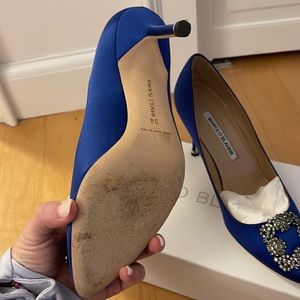 Blue Manolo Blahnik Hangisi 90